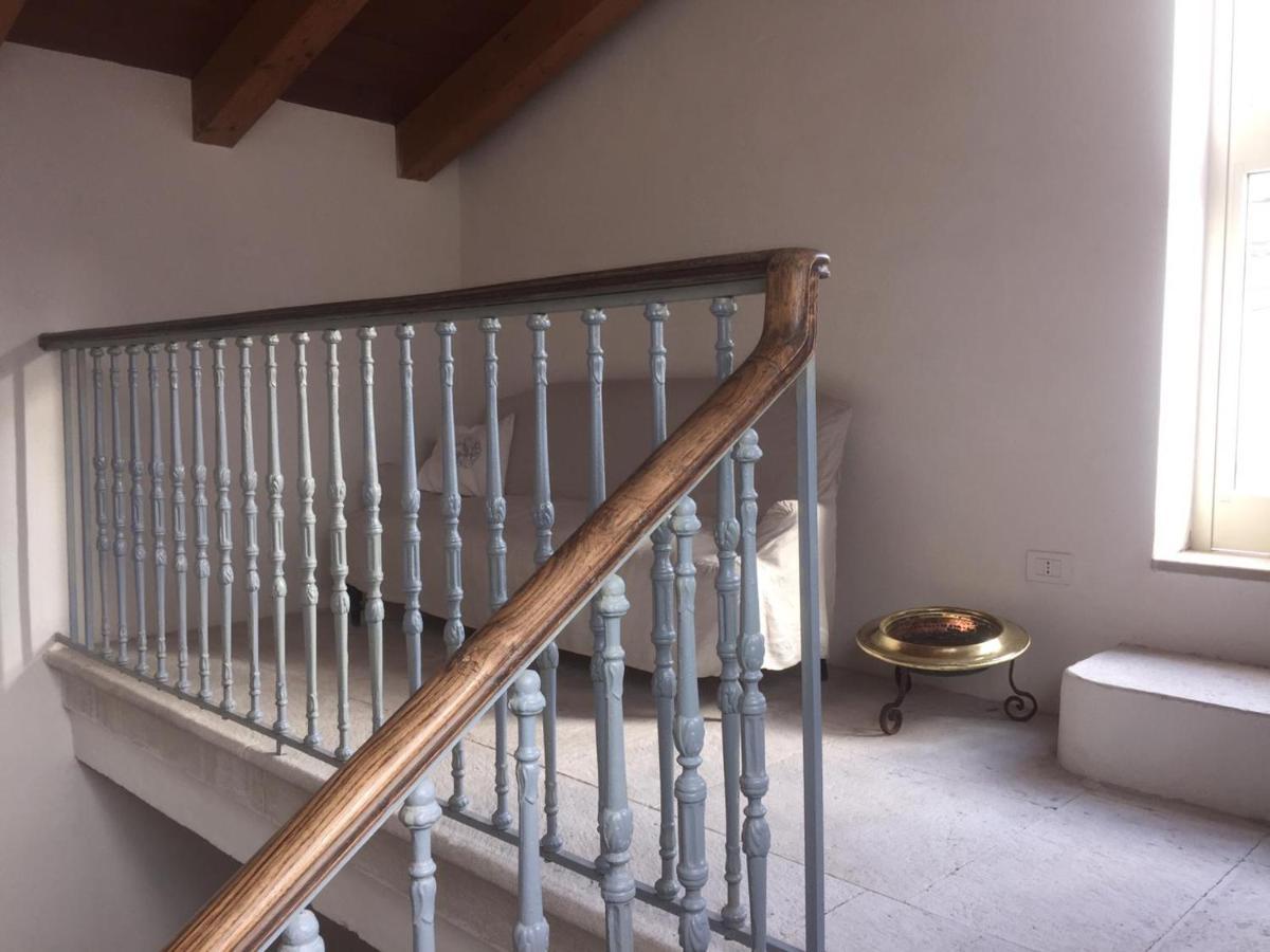 Palazzo Romanelli B&B Трани Экстерьер фото
